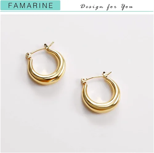 Vista 6 de FAMARINE Aretes de aro pequeños chapados en oro de 14 quilates, delicados aretes minimalistas abiertos para regalo de mujer