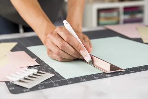 Vista 6 de Cricut TrueControl - Cuchillo para uso como cuchillo de precisión, cuchillo de manualidades, cuchillo de trinchar y cuchillo de pasatiempo