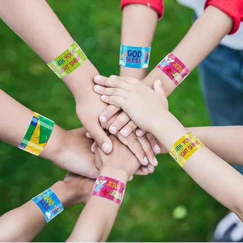 Vista 6 de Frienda 40 pulseras cristianas religiosas con versículos bíblicos para VBS Jesús Love You, pulseras inspiradoras motivacionales de natividad