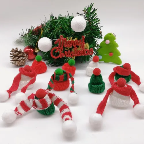 Vista 3 de LUOZZY 6 piezas de mini sombrero de punto de Navidad y bufanda de Navidad mini sombrero para manualidades tema de Navidad DIY para muñeca, botella