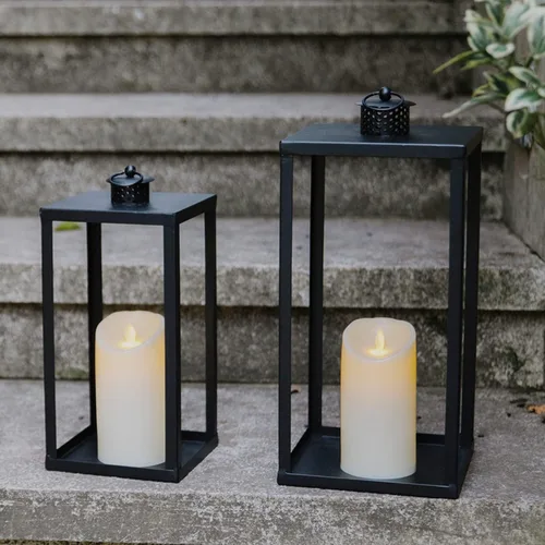 Vista 2 de HPC Decor - Juego de 2 faroles decorativos de metal negro con velas parpadeantes con temporizador, 16.5 pulgadas y 13 pulgadas de grosor, grandes