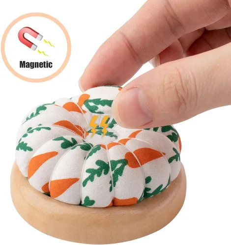 Vista 3 de Rolybag Alfiletero, Alfileteros de Base de Madera Estilo Patrón de Zanahoria Alfiletero Redondo para Portaagujas de Costura o Manualidades DIY