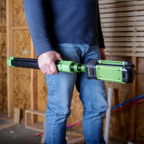 Vista 5 de PowerSmith Luz de trabajo recargable con soporte de 4500 lúmenes, luz de trabajo magnética, construcción de trípode de metal duradero, paneles