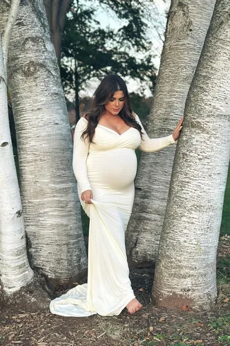 Vista 5 de ZIUMUDY - Vestido ajustado de maternidad con cuello en V fruncido, hombros descubiertos, manga larga, maxivestido para fotografía