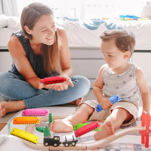 Vista 5 de Armónica de plástico para niños, 12 unidades, 10 agujeros, armónica translúcida, instrumentos musicales para niños y niñas, principiantes, 6