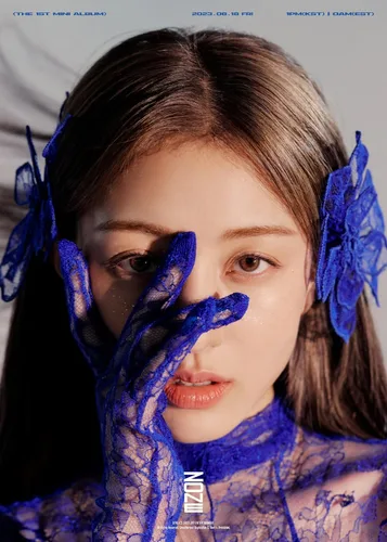 Vista 7 de TWICE JIHYO ZONE 1er mini álbum Digipack versión CD+PhotoBook+1p PhotoCard+1p póster plegable en paquete+1ea pegatina+1p Polaroid+seguimiento sellado