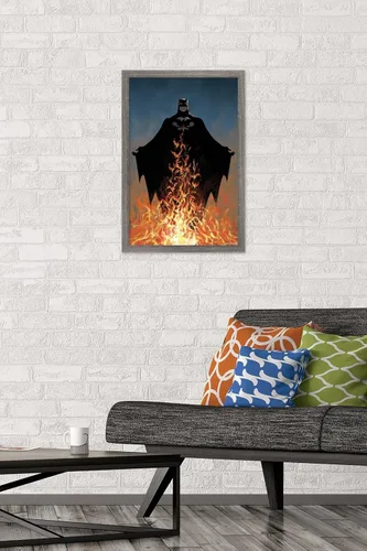 Vista 2 de Trends International DC Comics Batman - Póster de pared de fuego, 22.4 pulgadas de largo x 14.7 pulgadas, versión enmarcada de madera de granero