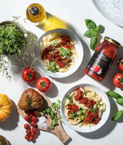 Vista 3 de Tuscanini Salsa de pasta Napoletana de 24.3 onzas (paquete de 2) Importada de Italia para ese auténtico sabor italiano de cena