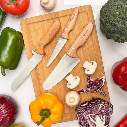 Vista 3 de Kibbidea Cuchillos seguros para niños con pelador, juego de cocina para niños sin BPA para cocina real, juego de cuchillos infantiles de acero