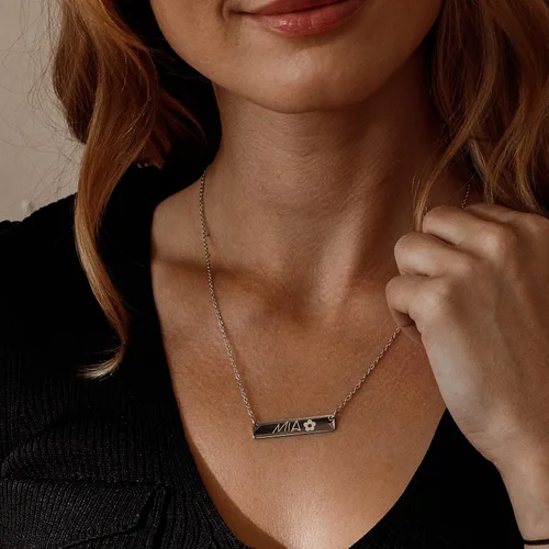 Vista 6 de Collar de barra grande con nombre personalizado con grabado