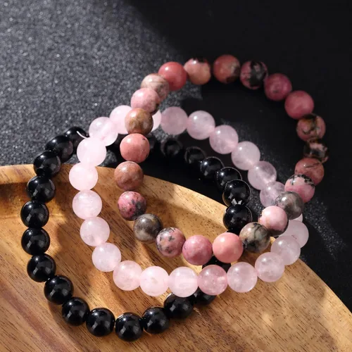 Vista 2 de Pulsera elástica de 0.315 in con piedras semipreciosas naturales unisex, Gema, granate
