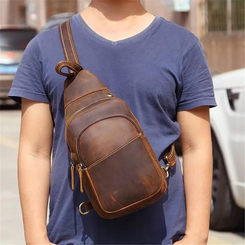 Vista 3 de Ztimi Bolso de pecho de cuero retro para hombre, bolso de mensajero de moda, mochila de cuero para hombre (color A Tamaño 11.8 x 4.7 x 7.1in)