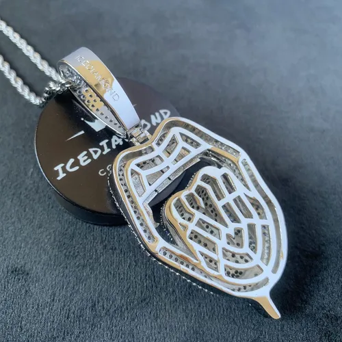 Vista 4 de ICEDIAMOND Iced Out Crazy Dollar Blazing Tongue - Collar con colgante creativo, diamante de circonita cúbica de color brillante con chapado en oro