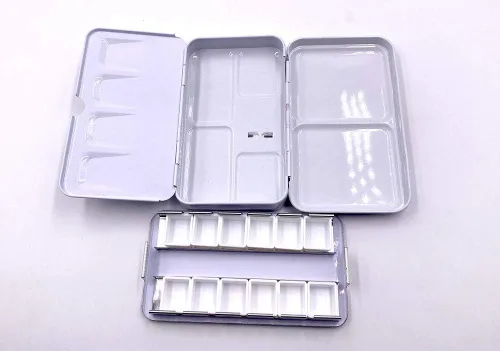 Vista 3 de Aliotech Travel Artist - Caja vacía de acuarela, caja de pintura con paleta, lata pequeña colorida con 12 medias bandejas (colorido)