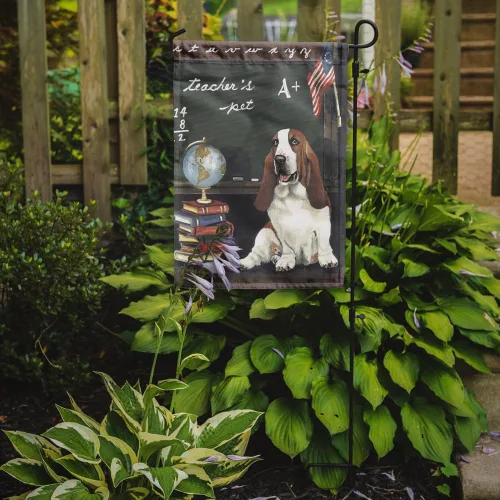 Vista 2 de Caroline's Treasures PPP3013GF Bandera de jardín del Basset Hound del maestro queridito Bandera de buzón decorativa Bandera de jardín al aire libre