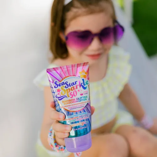Vista 7 de Sea Star Sparkle Pastel de fiesta Protector solar con purpurina biodegradable SPF 50 para niños Arco iris Amplio espectro UVA/UVB