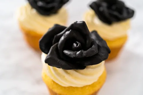 Vista 6 de Bakerpan Black Modeling Chocolate - 1 libra, esculpir pasteles Toppers Negro