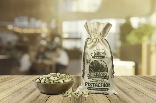 Vista 2 de Setton Farms - Pistachos Premium de California Tostados en Seco con Sal Marina, Bolsa de Regalo Grande de Arpillera 14 onzas