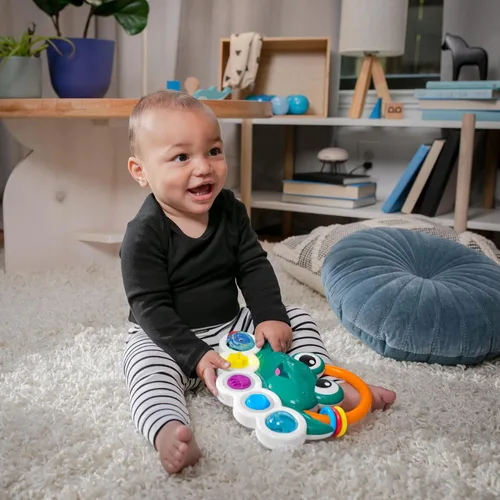 Vista 11 de Baby Einstein Ocean Explorers Neptune's Busy Bubbles - Juguete de actividad sensorial con luces interactivas y música, a partir de 3 meses Burbujas