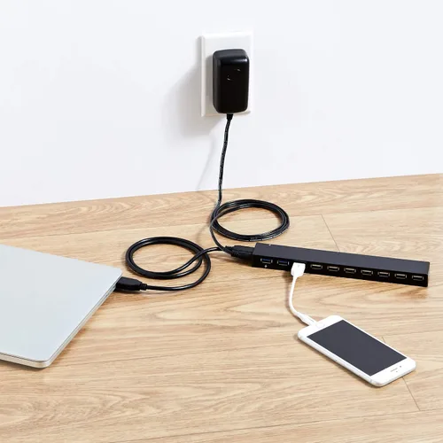 Vista 5 de Amazon Basics USB 3.0, HUB de 10 puertos con adaptador de CA, negro