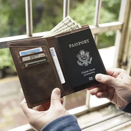 Vista 6 de Polare - Cartera plegable de cuero con bloqueo RFID para pasaporte y viaje para hombres Marrón oscuro Cartera de bloqueo RFID