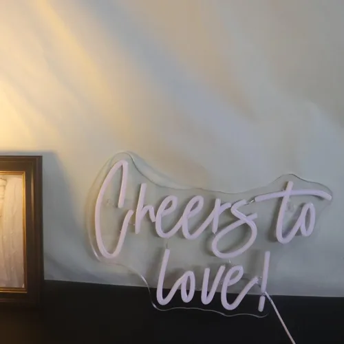 Vista 9 de QiaoFei Letrero LED de neón con texto en inglés «Cheers To Love» alimentado por USB con regulador de intensidad, luces de neón para habitación
