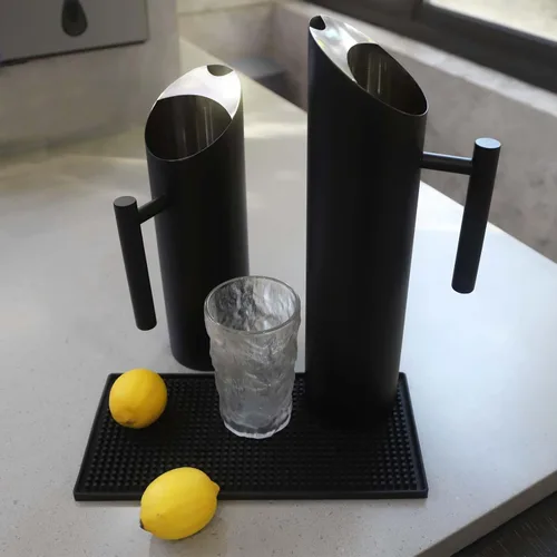Vista 5 de Jarra de agua de acero inoxidable con protector de hielo, jarra de agua fría para jugo, cerveza, leche, té helado u otras bebidas (53 onzas)