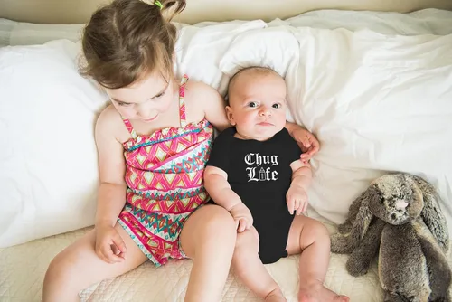 Vista 13 de AW Fashions Chug Life - Body para bebé divertido, lindo y cómodo - Ropa de moda para recién nacidos