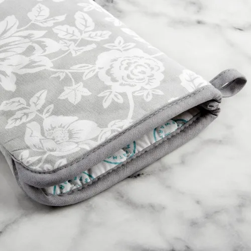 Vista 4 de Martha Stewart Juego de 2 manoplas para horno con diseño floral de vid gris, 7 x 13 pulgadas Vid floral