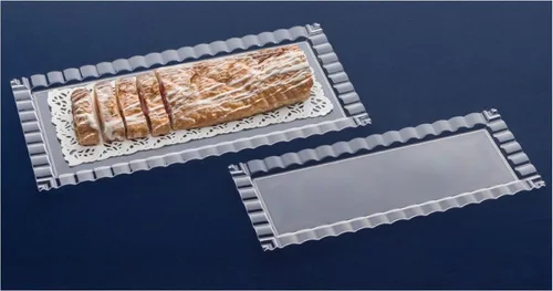 Vista 2 de Party Essentials Bandejas onduladas decorativas desechables de plástico duro, 14 "x 6", transparentes