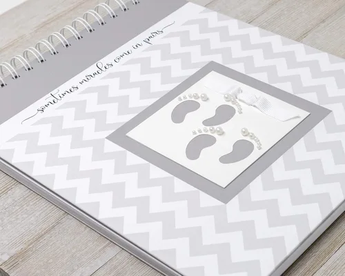 Vista 2 de Personalized Twin Pregnancy Journal (8 Center Designs) - Hardcover Pregnancy Memory Book Customized with Babies’ Names, Nicknames or Phrase