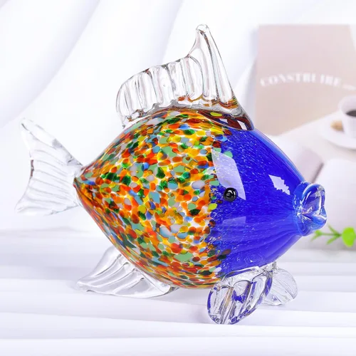 Vista 3 de Colorida figura de pez de vidrio soplado – Escultura de animales de arte azul para decoración del hogar en la costa del océano, adorno de pez