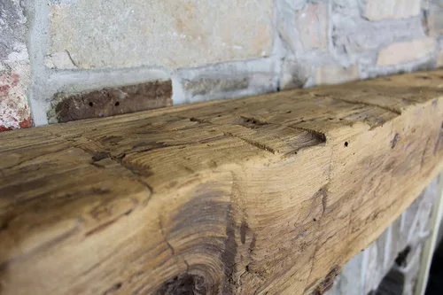Vista 8 de Modern Timber Craft Repisa de Chimenea de Viga de Granero de Madera Tallada a Mano – Estantería Rústica Flotante de Madera de Granero Estadounidense