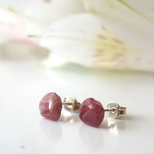 Vista 21 de Pendientes de tuerca de cristal de piedra natal aleternativa para mujer y hombre