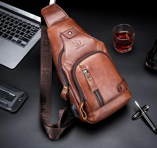Vista 3 de BULLCAPTAIN Bolso bandolera para hombre con puerto de carga USB, de piel auténtica, para el pecho, mochila de viaje y senderismo