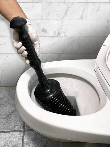 Vista 2 de Master Plunger MP1600 - Émbolo de inodoro de 1.6 galones con diseño de nariz de embudo, color negro