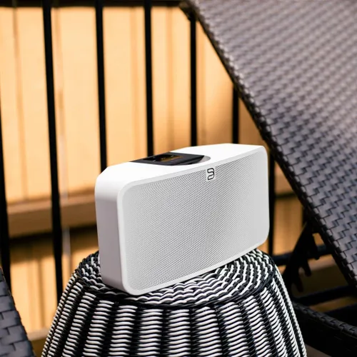 Vista 2 de Bluesound Pulse MINI 2i - Altavoz inteligente compacto inalámbrico para varias habitaciones con Bluetooth, color blanco, compatible con Alexa y Siri