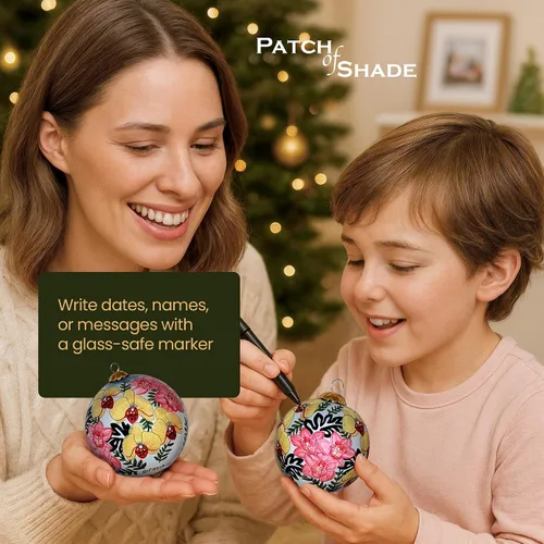 Vista 7 de Adorno navideño de orquídeas pintado a mano, bola navideña floral tropical, orquídeas amarillas y rosas, adorno de cristal coleccionable con caja