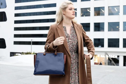 Vista 2 de Bolso de cuero con asa superior para mujer, resistente al tiempo