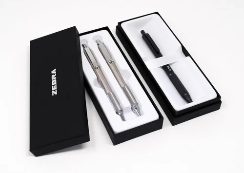 Vista 6 de Zebra Pen X-701 Tactical & G-750 - Juego de regalo de bolígrafo retráctil y bolígrafo de gel, barril de metal premium, punta media/fina, paquete