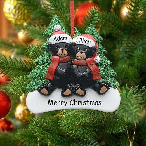 Vista 2 de Adorno personalizado de oso negro 2025 – Decoración de árbol de Navidad de familia de 2, animal del bosque, adorno de nuestra primera Navidad juntos