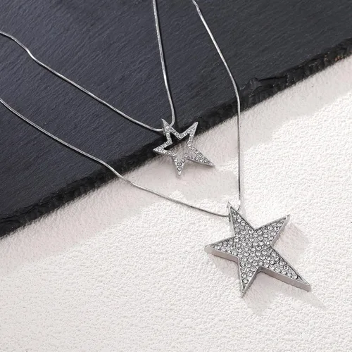Vista 4 de 35 Pcs Y2K Accessories Set for Women, Silver Y2k Jewelry Set with Layered Necklace Retro Sunglasses Star Hair Clip Earing and Bracelet, Vintage 90s