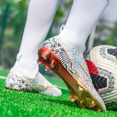 Vista 5 de Maylrvjv Zapatos de fútbol de caña alta para hombre, antideslizantes, resistentes al desgaste, botas de fútbol con picos