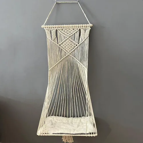 Vista 3 de Hamaca colgante de macramé para gatos de interior, cama bohemia para dormir, jugar, escalar y descansar (beige)
