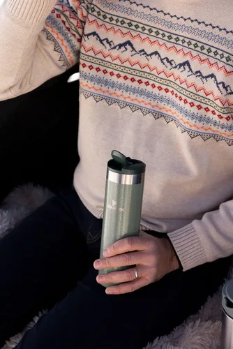 Vista 5 de [Usado] Botella Stanley AeroLight Transit 20 oz con tapa de bebida con cierre a prueba de fugas, botella de agua o taza de café de viaje ligera
