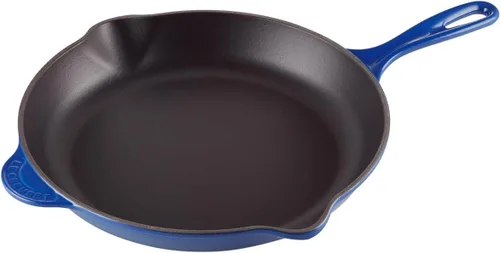 Vista 2 de Le Creuset sartén de hierro fundido esmaltado de 11 3/4 pulgadas, Cereza