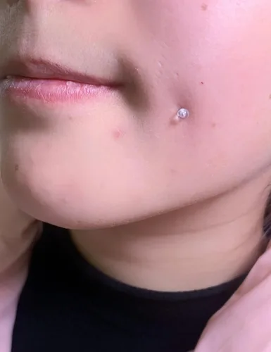 Vista 5 de Anillos de plástico transparente de 16G y 14G para la lengua, piercing para cirugía, bioflex flexible, extra largo, labtert, monroe, medusa, anillos