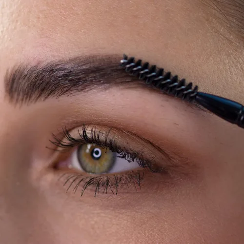 Vista 7 de Tina Davies Lápiz de seda delgado, color de cejas pre-dibujado para microblading, punta retráctil con carrete, micro cejas suaves - marrón (1 unidad)