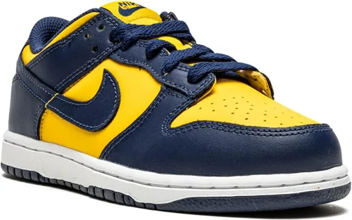 Vista 384 de Nike Kid's Dunk Low Sneaker