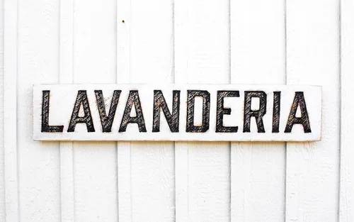 Vista 2 de LAVANDERIA Sign Available in 3 Sizes Carved in Solid Wood Rustic Distressed Shop Advertisement Farmhouse Style Laundry Decor